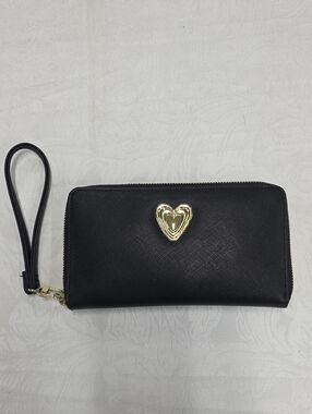 Betsey Johnson Black Heart Wristlet Wallet